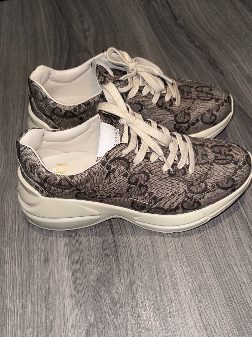 Gucci 100 Rhython monogram GG sneakers beige - Picture 5 of 8
